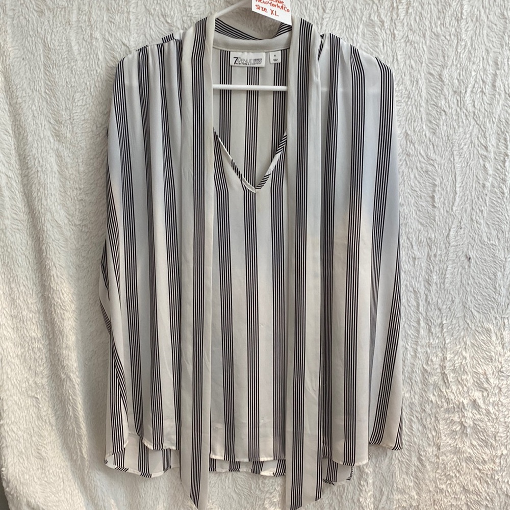 #23 New York & Co size XL